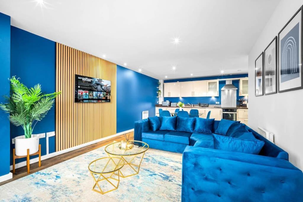 Top Floor City Centre Apartment - Sleeps 7 - 4 Beds - With Balcony And Parking - Smart Tv'S On Each Bedroom Wall - 5 Mins From Bullring, Selfridges, Moor Street Station - By Zena Stays Birmingham Exterior photo